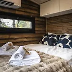 אכסניה Aava Riverside *