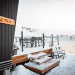 Aava Riverside אכסניה