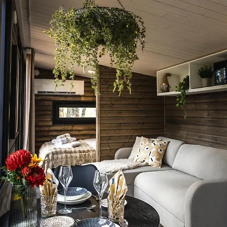 Aava Riverside 롯지 로바니에미