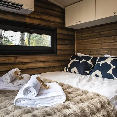 Lodge Aava Riverside *