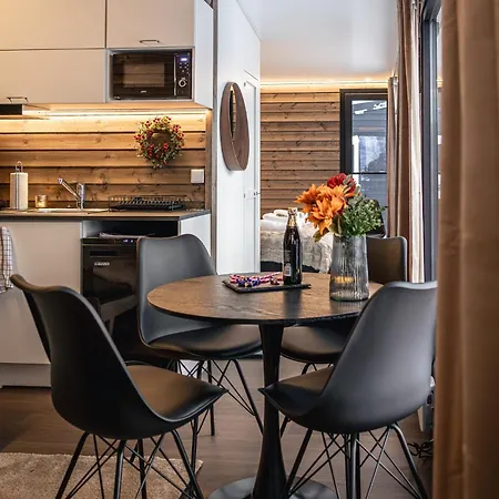 Aava Riverside 롯지 *