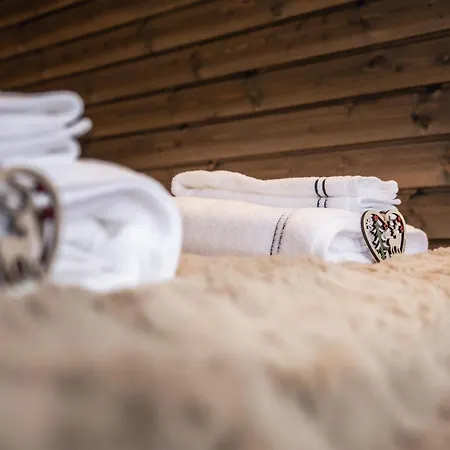 Aava Riverside 롯지 로바니에미